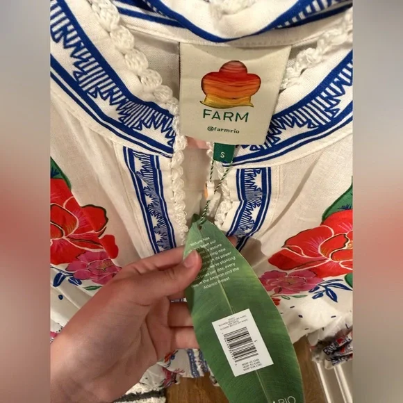 FARM RIO (NWT): White Floral Dress/Swim Coverup - Picture 5 of 6